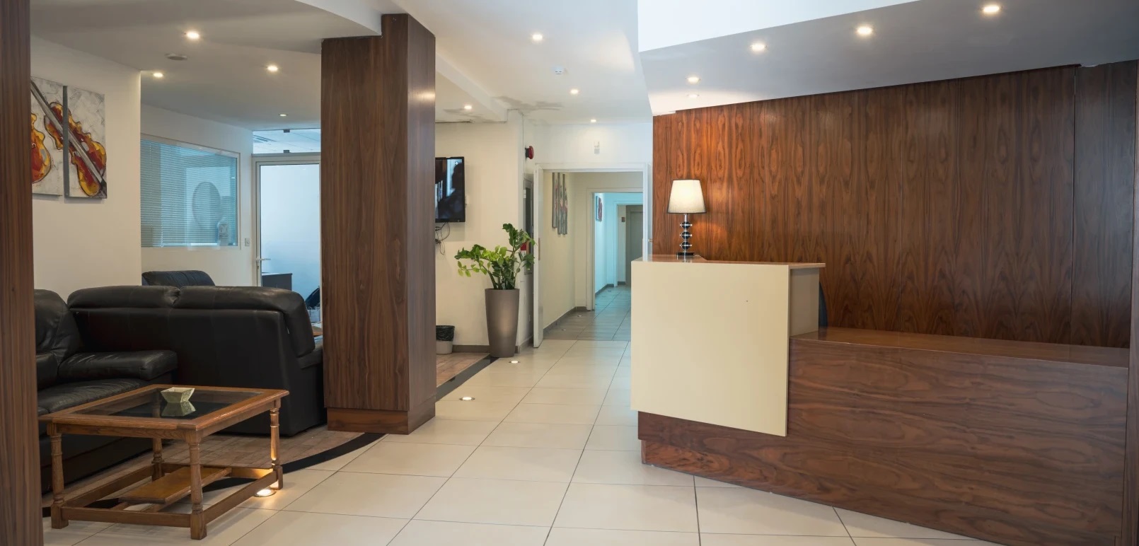 Primera Hotel-Recepcija.jpg