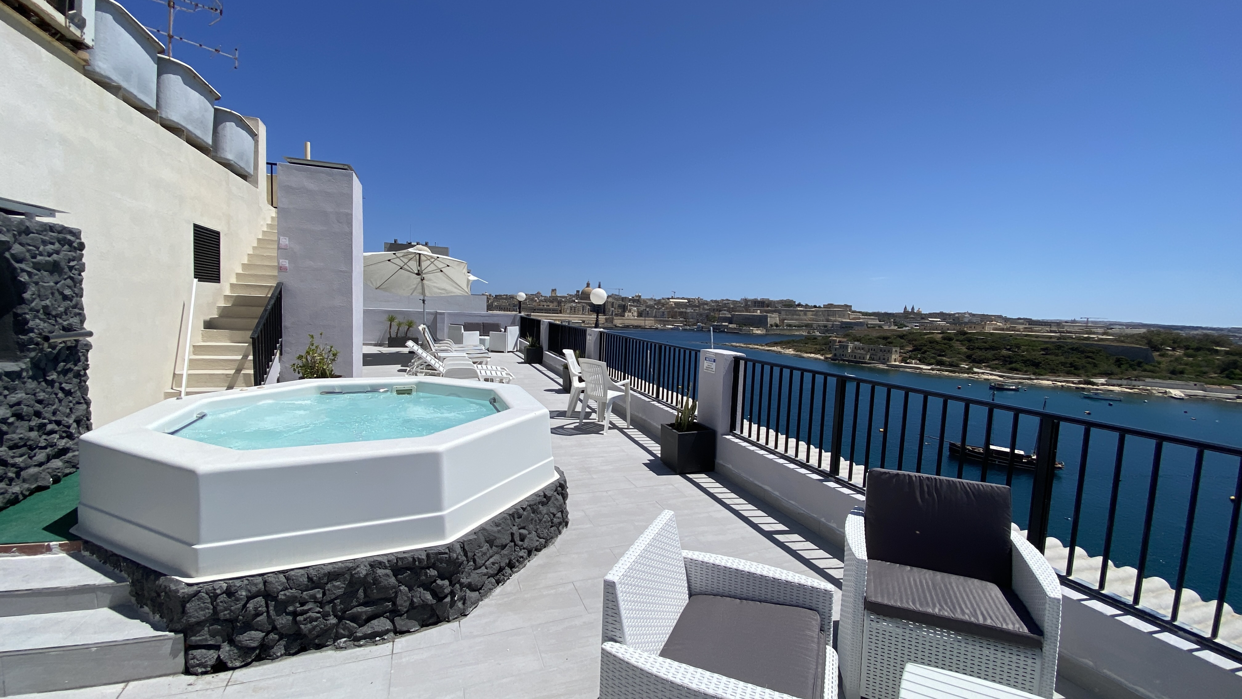 Sliema Marina Hotel-Djakuzi.jpg
