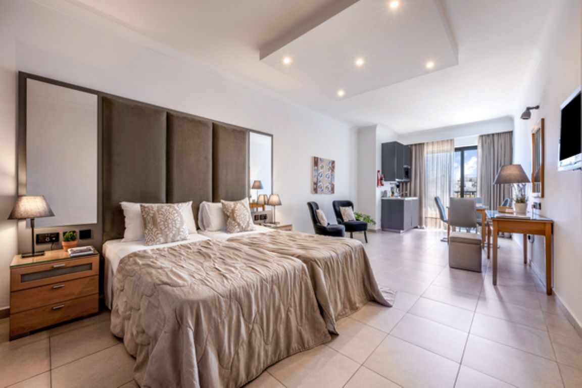 Plaza Regency Hotel-Studio.jpg