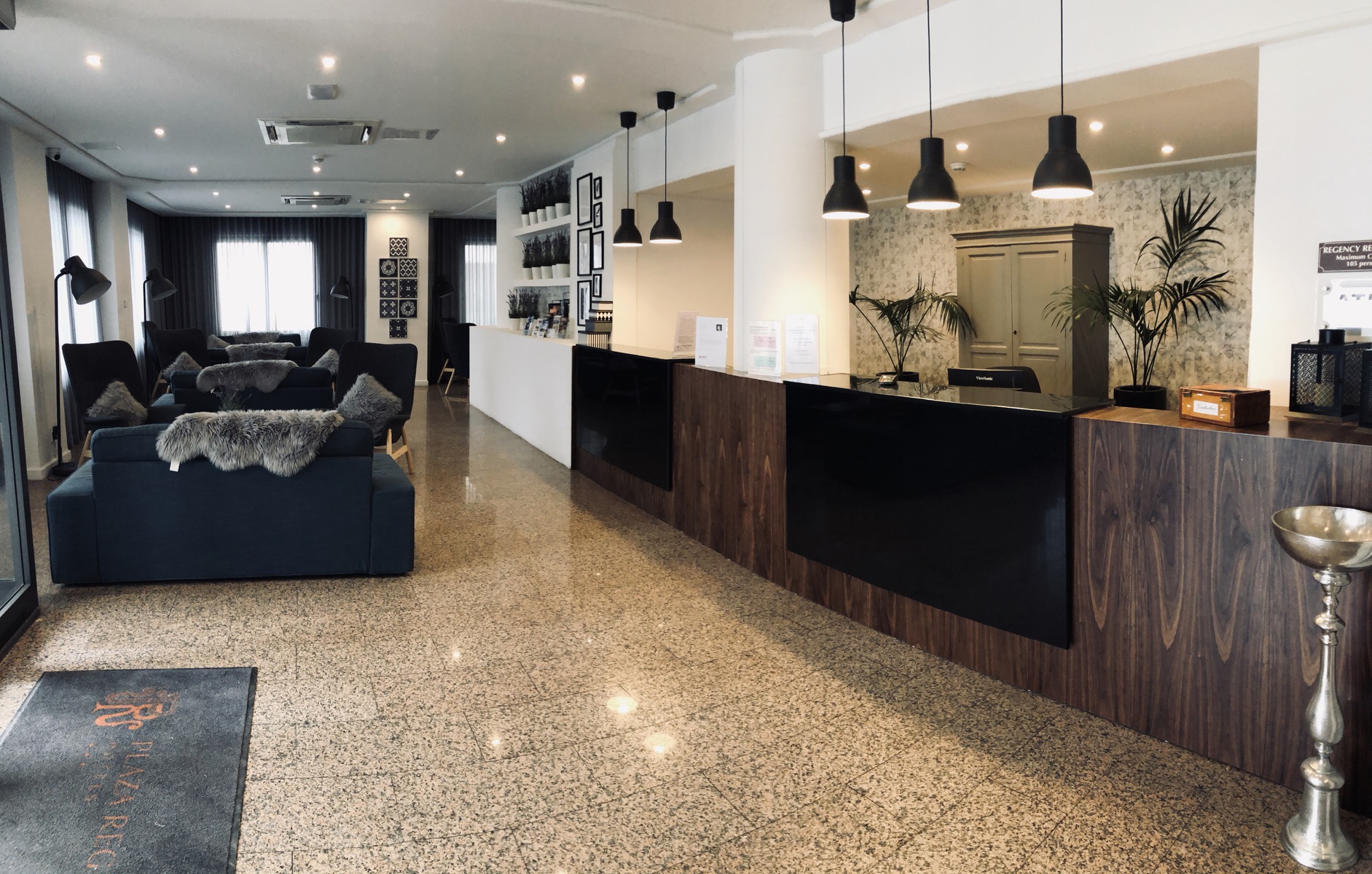 Hotel Plaza Regency-rRecepcija.jpg