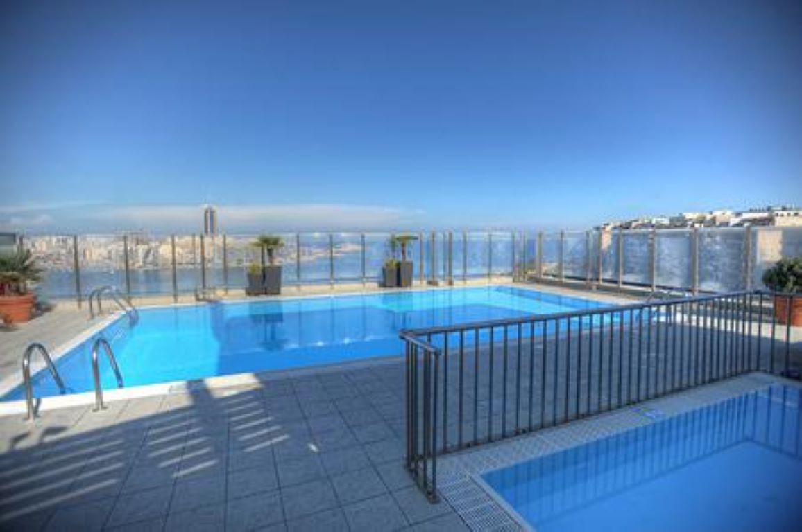 Plaza Regency Hotel Suites-Bazeni.jpg