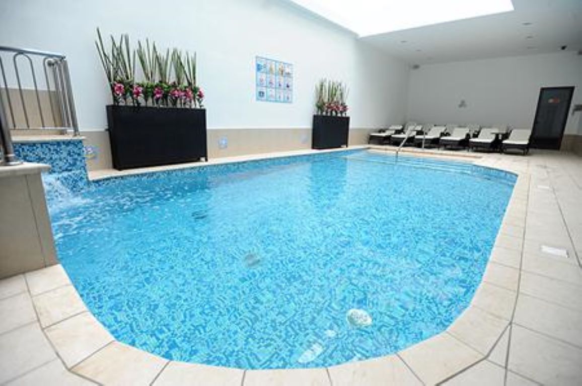 Plaza Regency Hotel Suites-Unutrasnji bazen.jpg