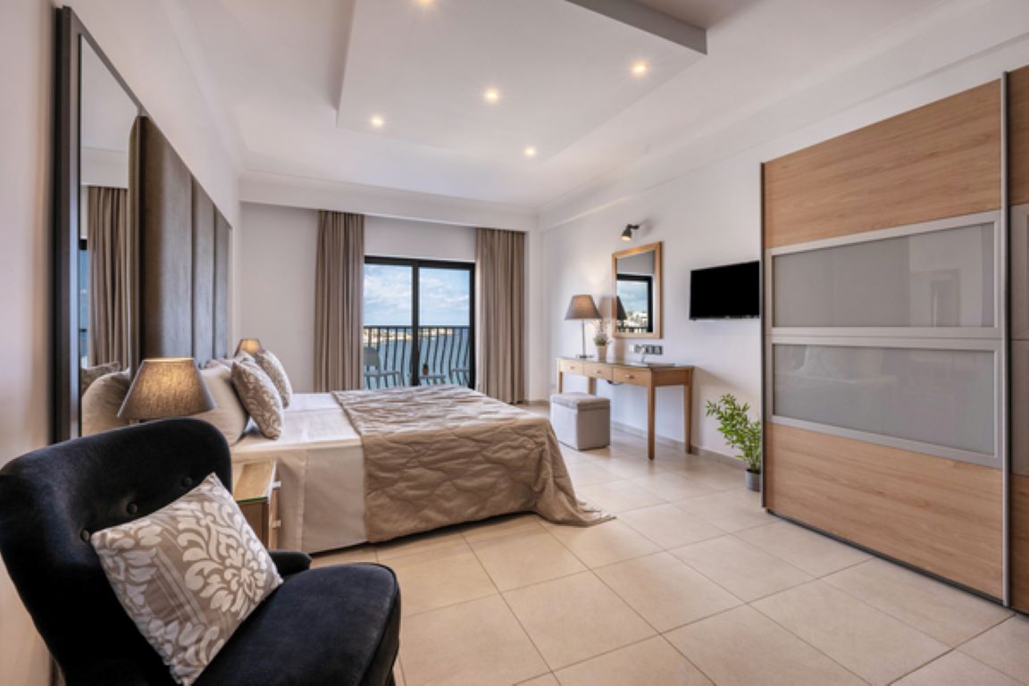 Plaza Regency-Studio pogled more.jpg