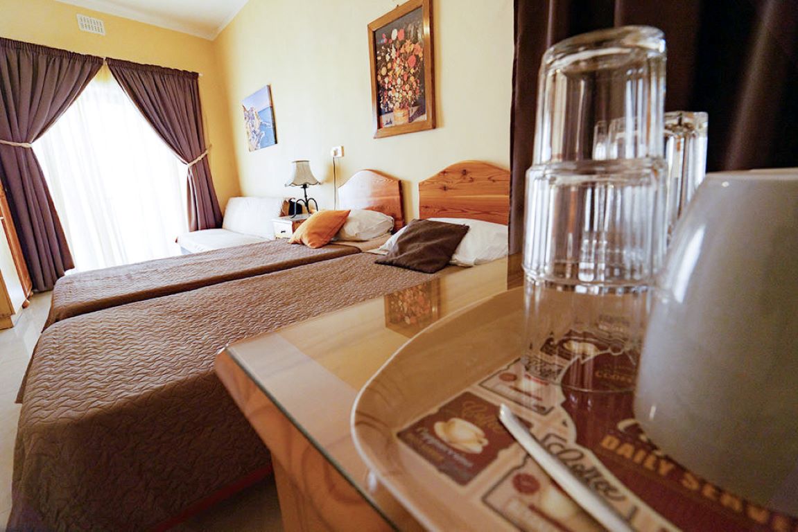 Lantern Guest House-Trokrevetna soba.jpg