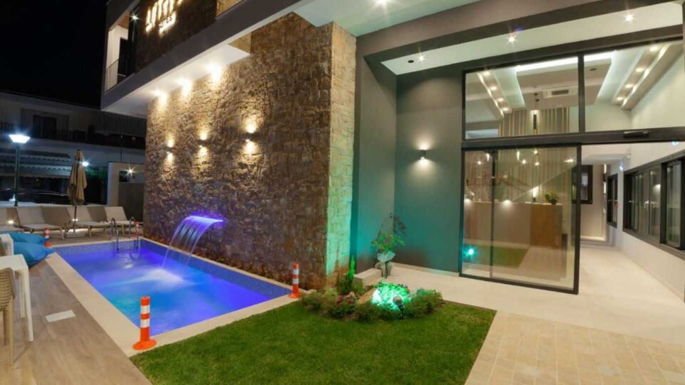 Lithos Suites-Bazen.jpg