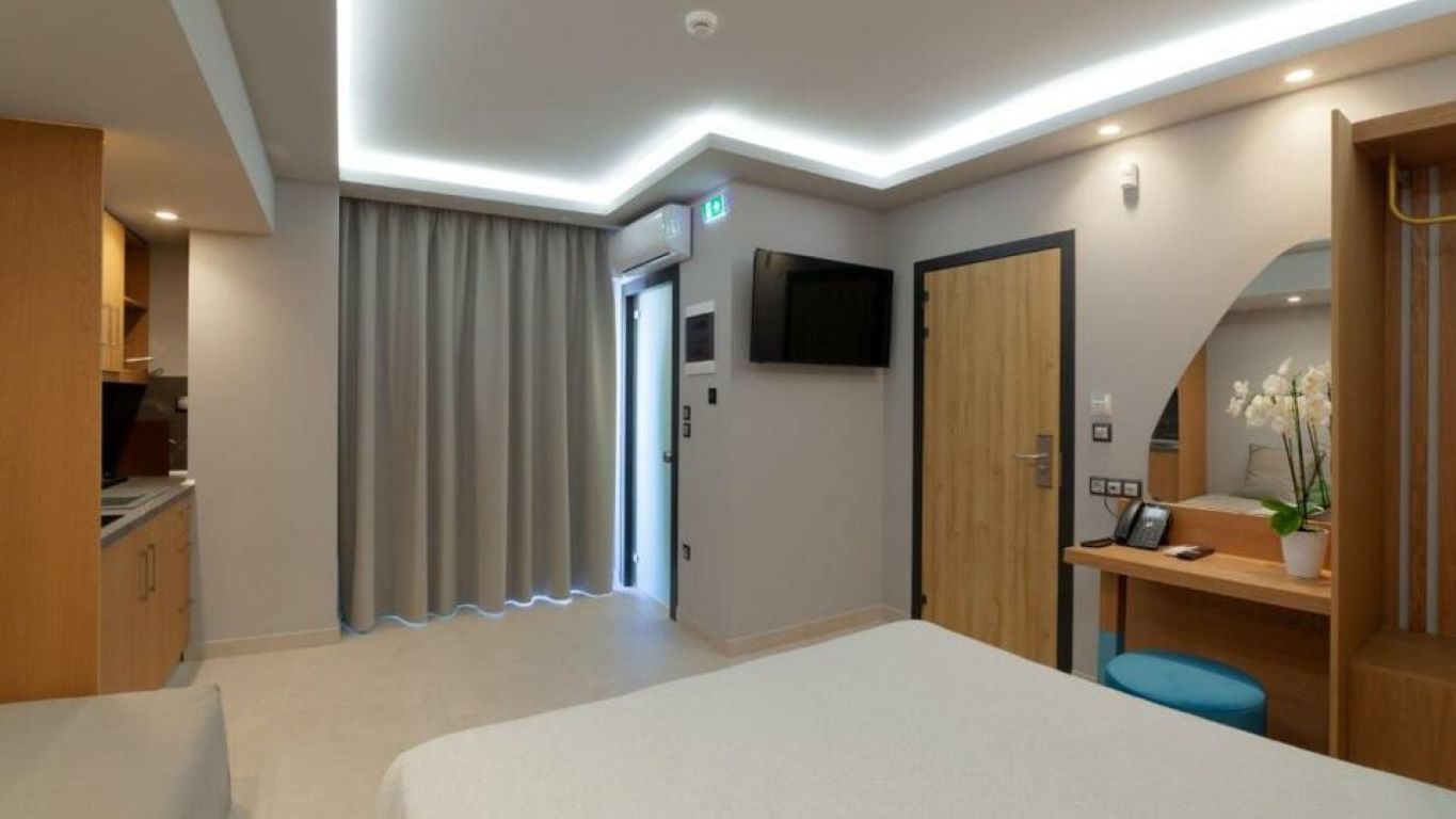 Lithos Suites-Executive trokrevetna soba.jpg