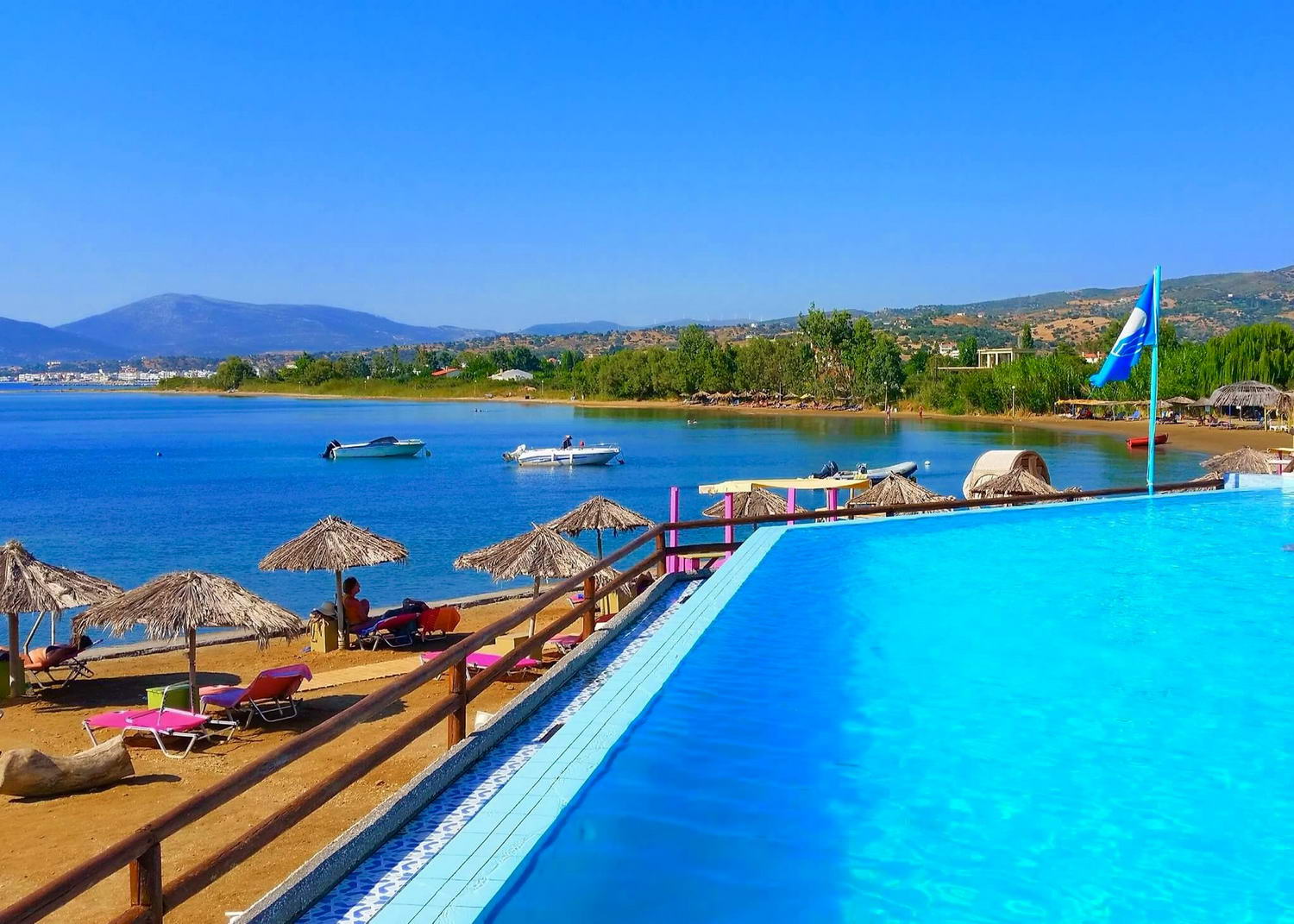 Hotel Venus Beach-Bazen.jpg