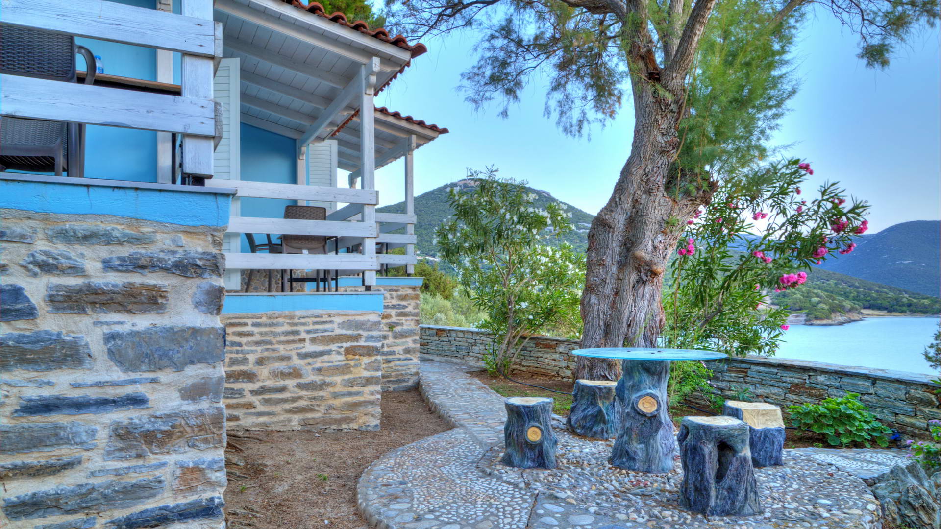 Venus Beach-Bar na plazi.jpg