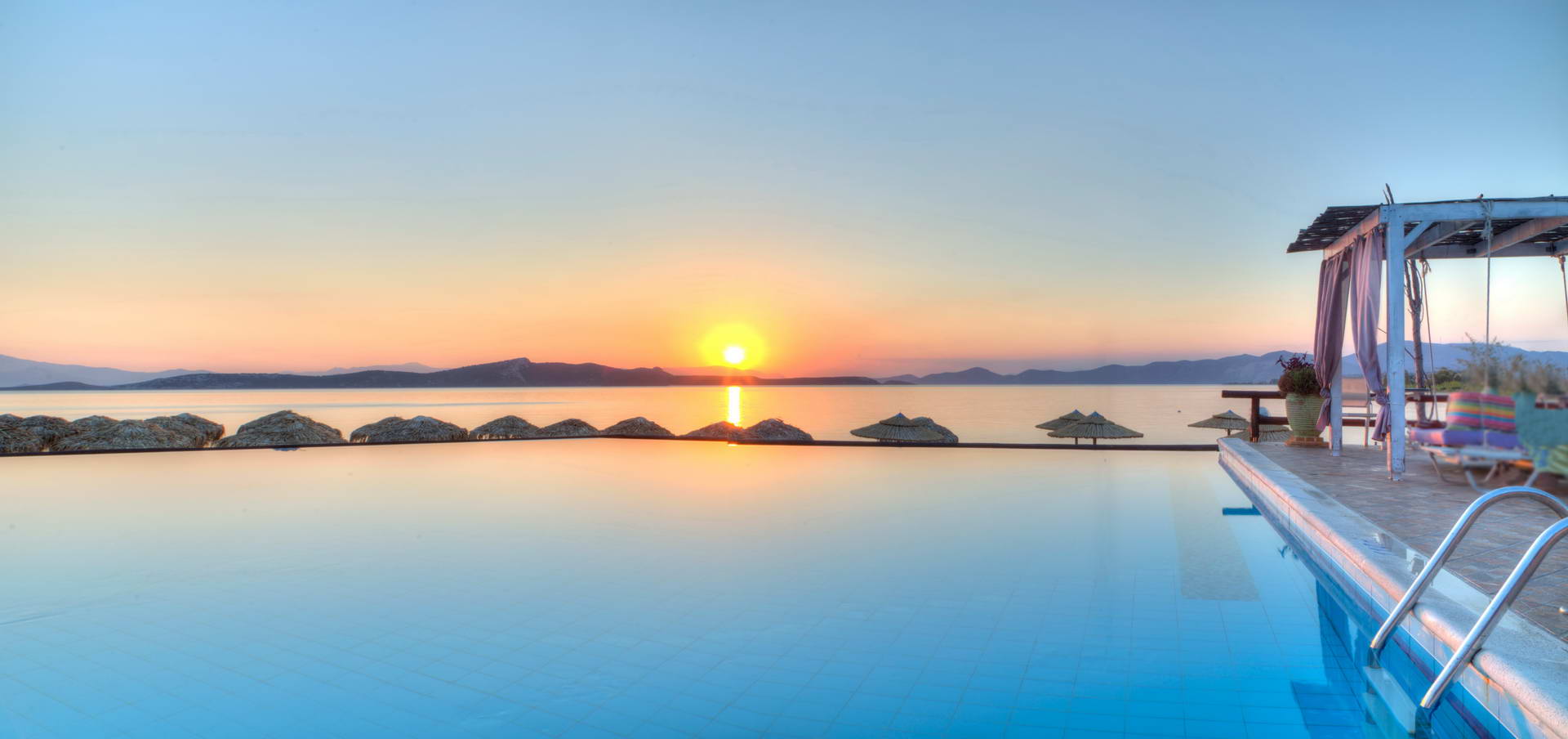 Venus Beach Hotel-Bazen.jpg