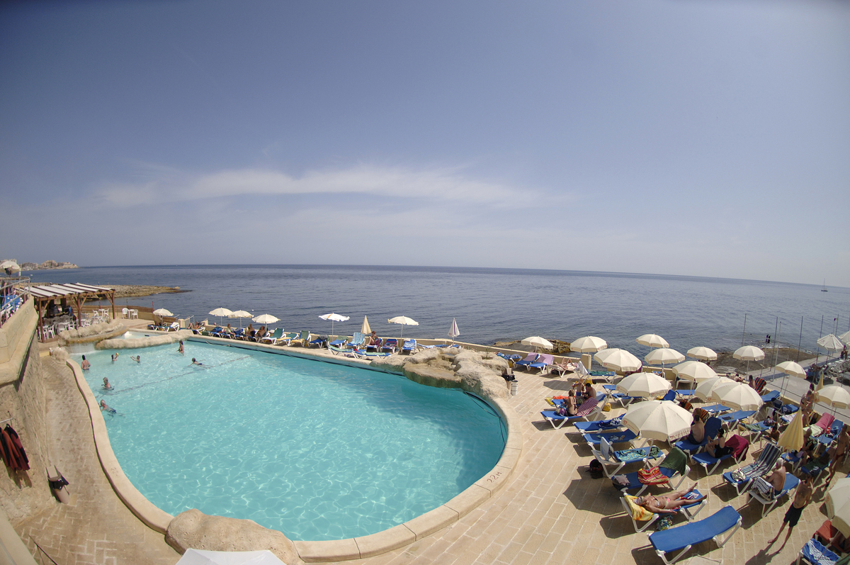 Preluna Hotel-Spoljasnji bazen.jpg