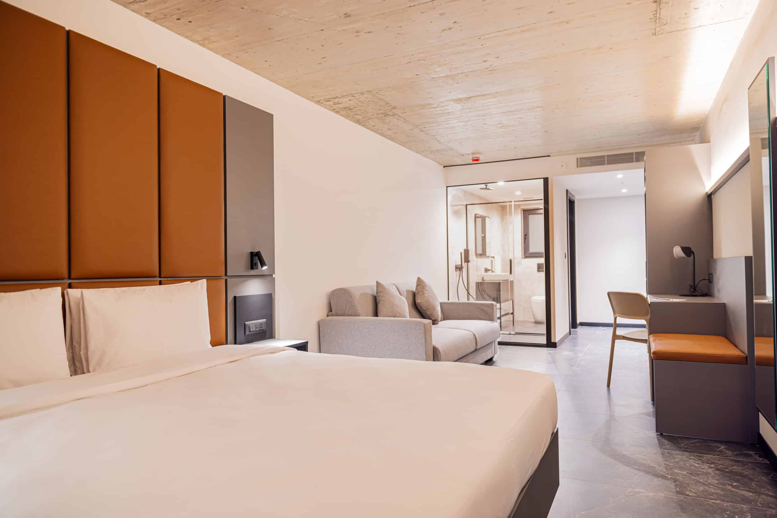 The Londoner Hotel Sliema-Executive soba.jpg