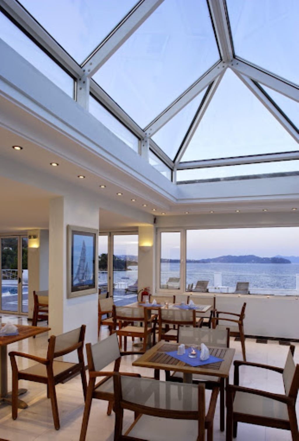 Cape Kanapitsa Hotel Suites-restoran-.jpg