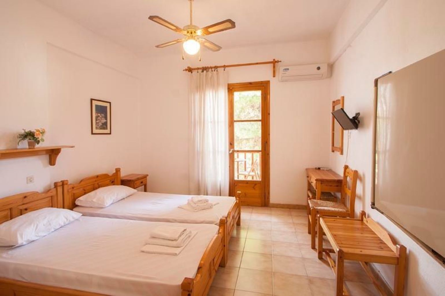 skiathos-pension-eliza-kreveti-.jpg