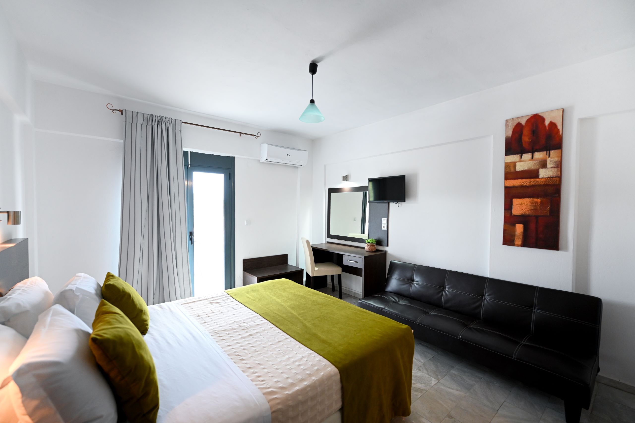 telis-hotel-soba sa kaučem-superior.jpg