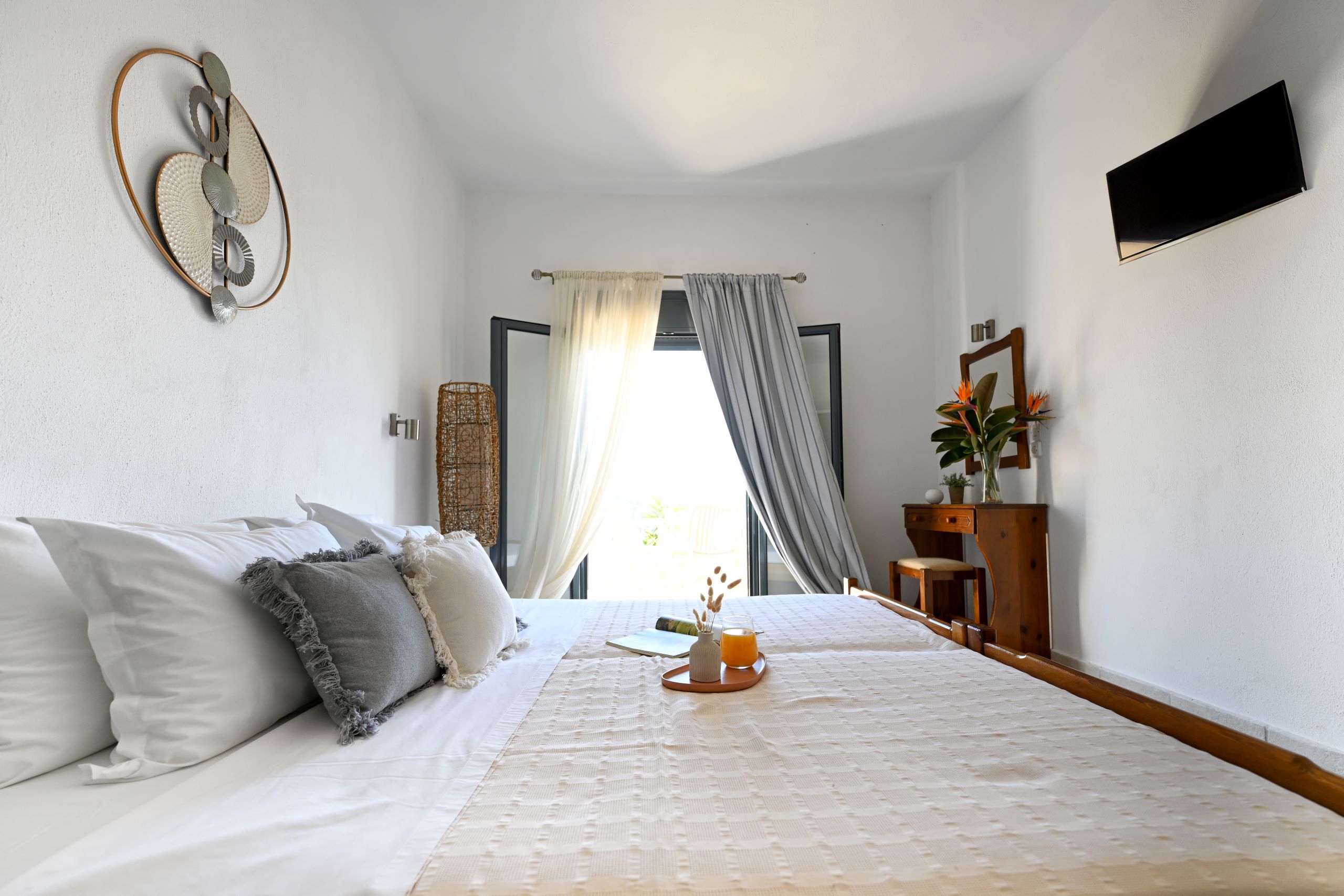 telis-hotel-tv-soba-prozor.jpg