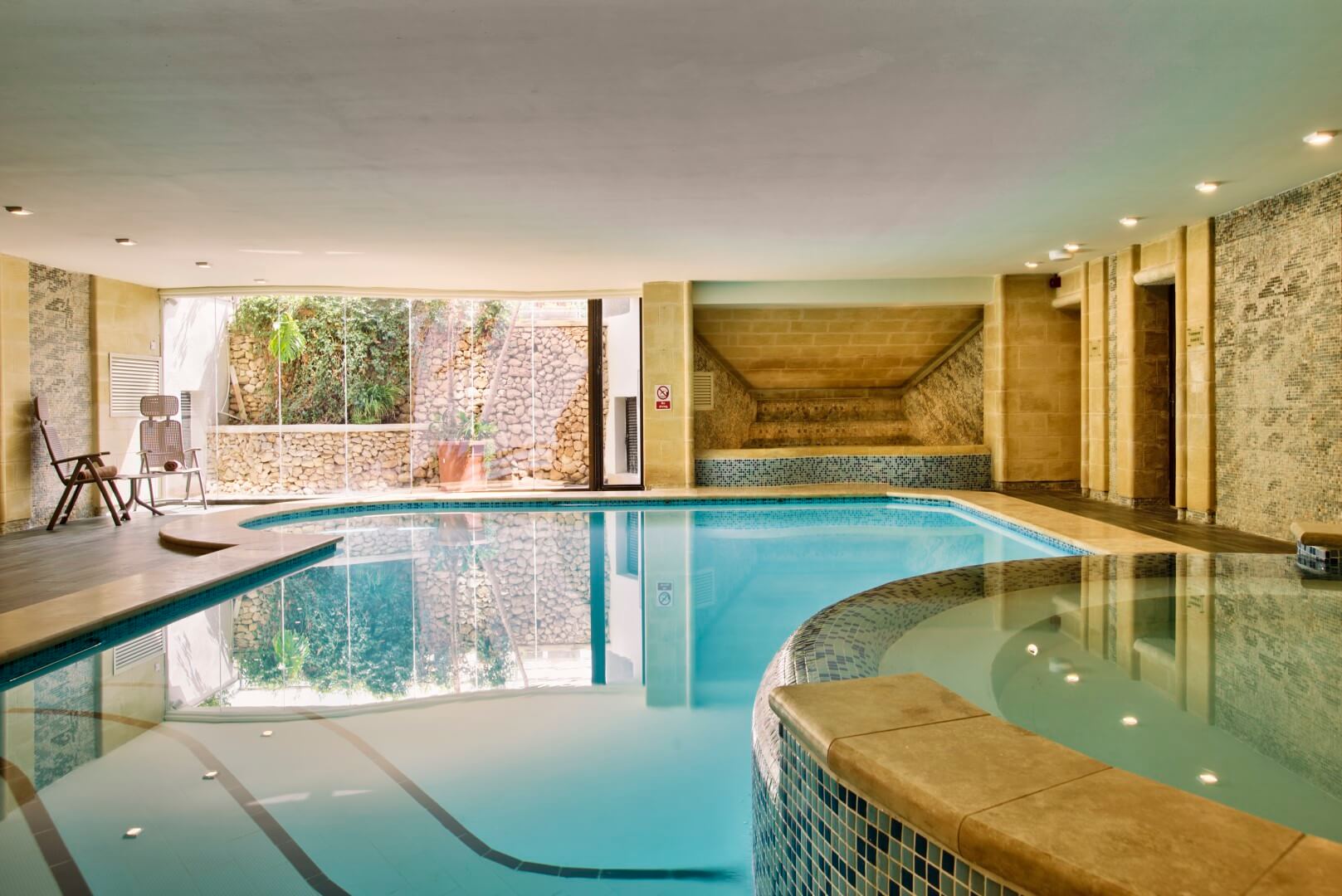 Hotel Santana-Unutrasnji bazen.jpg