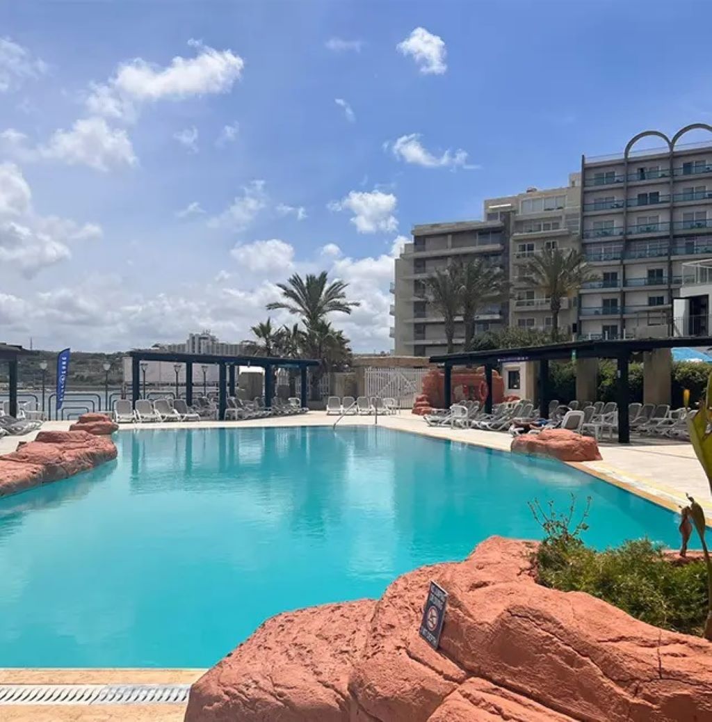 AX Sunny Coast Resort & Spa-Bazen.jpg