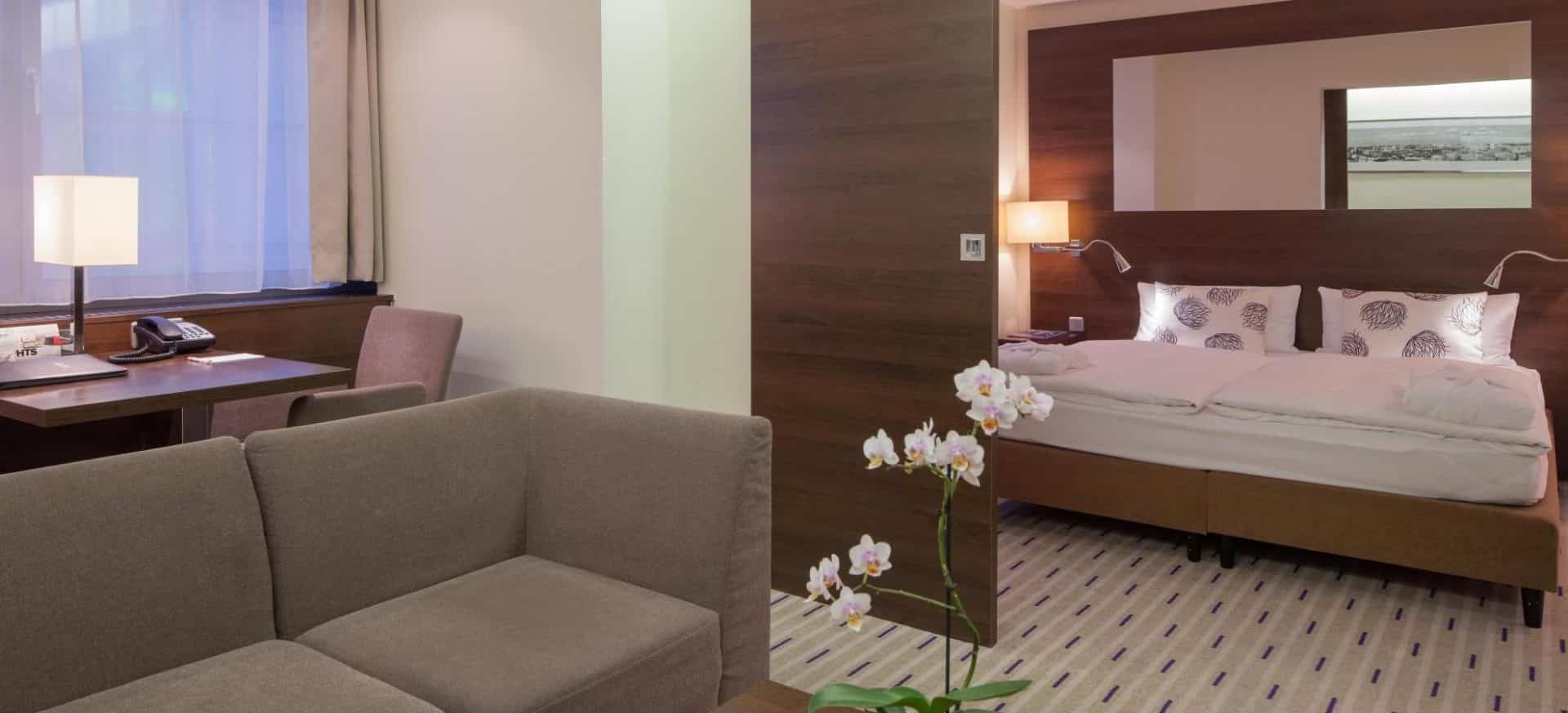 Park Inn by Radiossn Berlin Alexanderplatz-Spagos suite.jpg