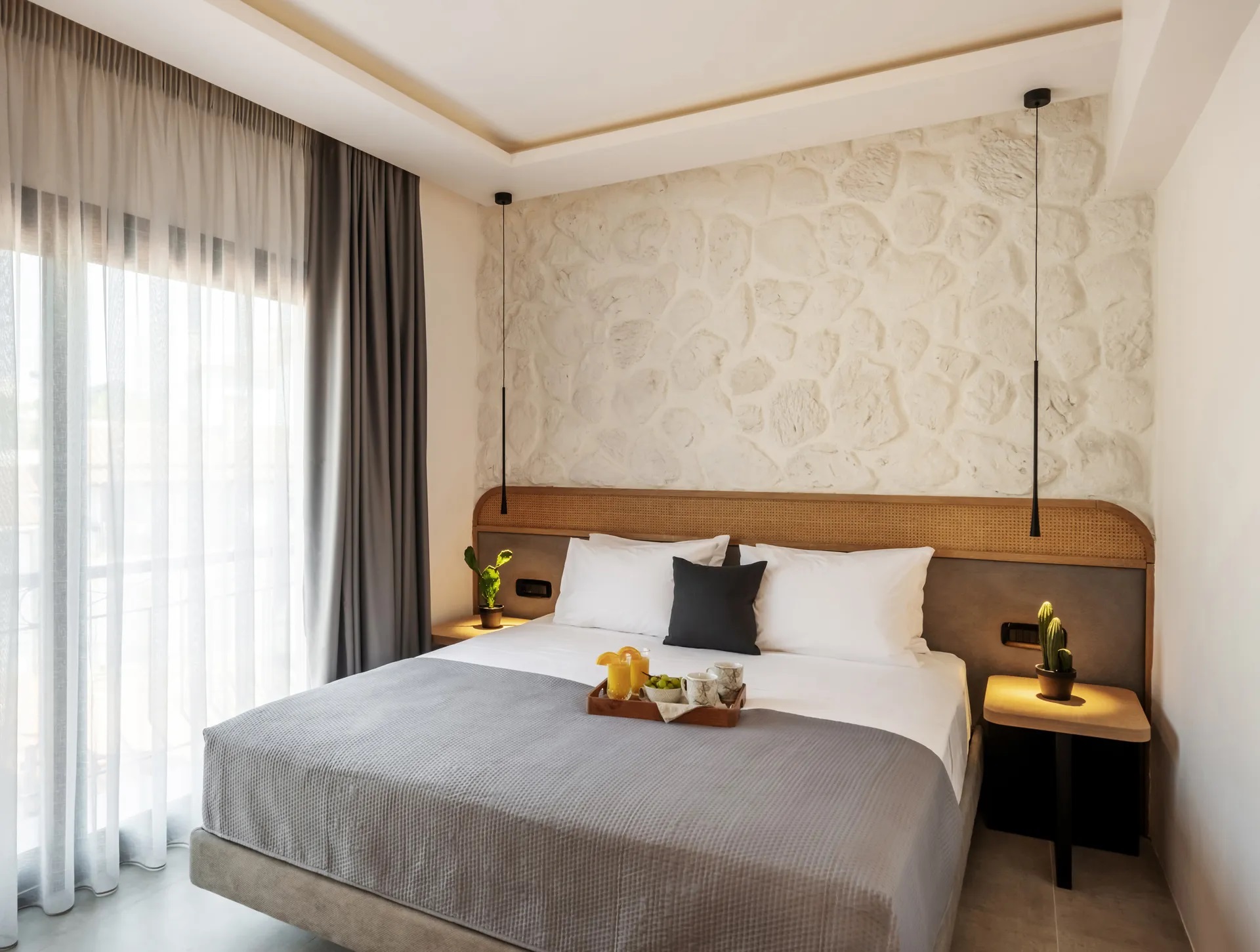 Lithos Suites Skiathos-Superior soba.jpg
