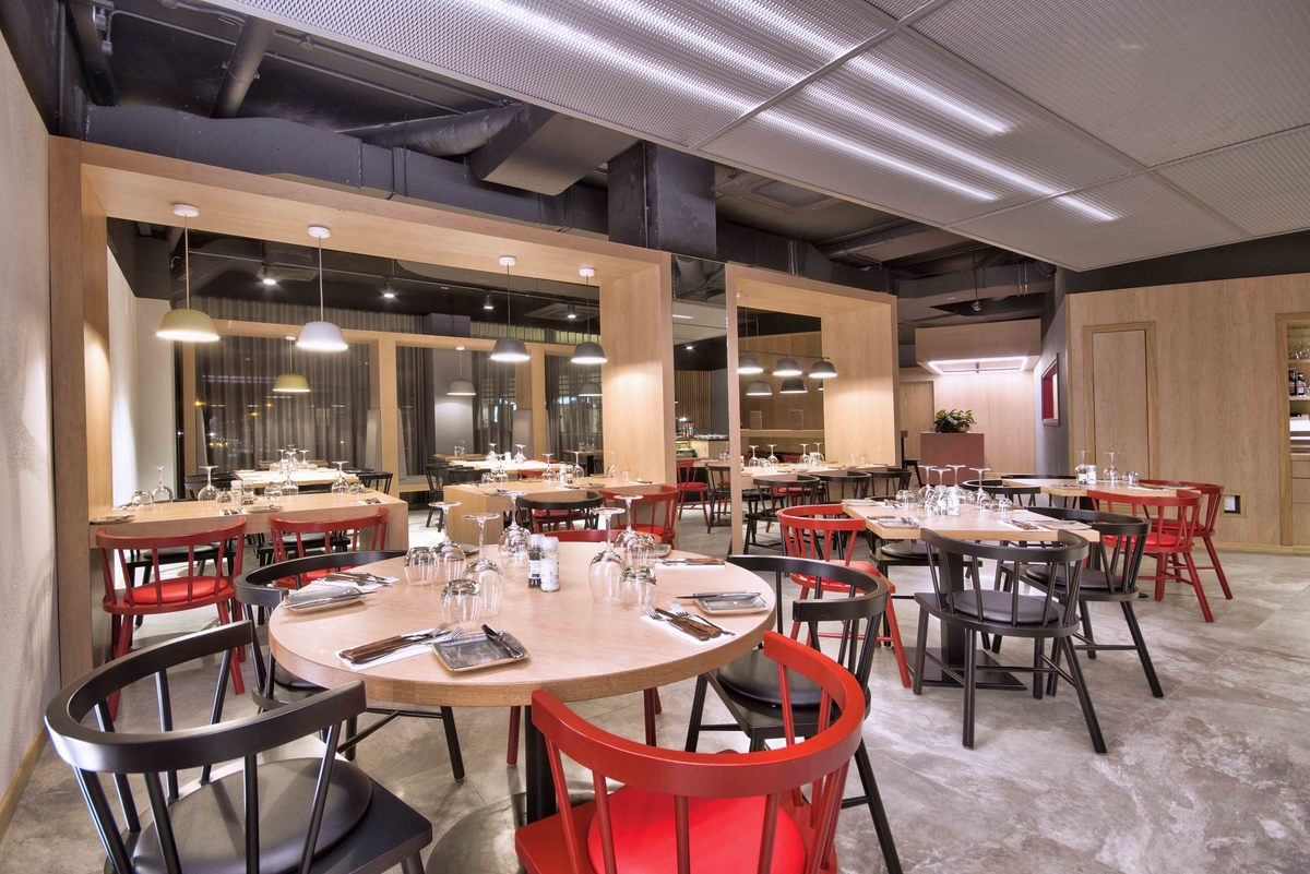 DoubleTree by Hilton Malta-Kafe.jpg