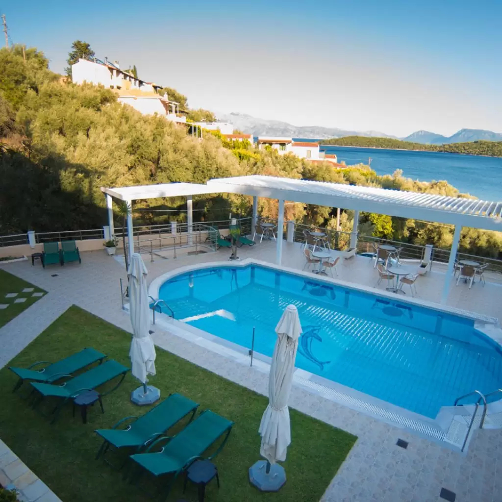 Oasis hotel Lefkada bazen.jpg