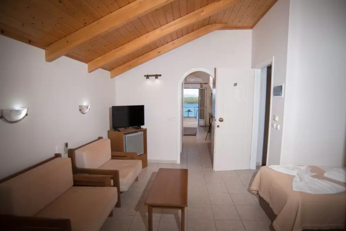 Oasis hotel Lefkada porodična soba.jpg