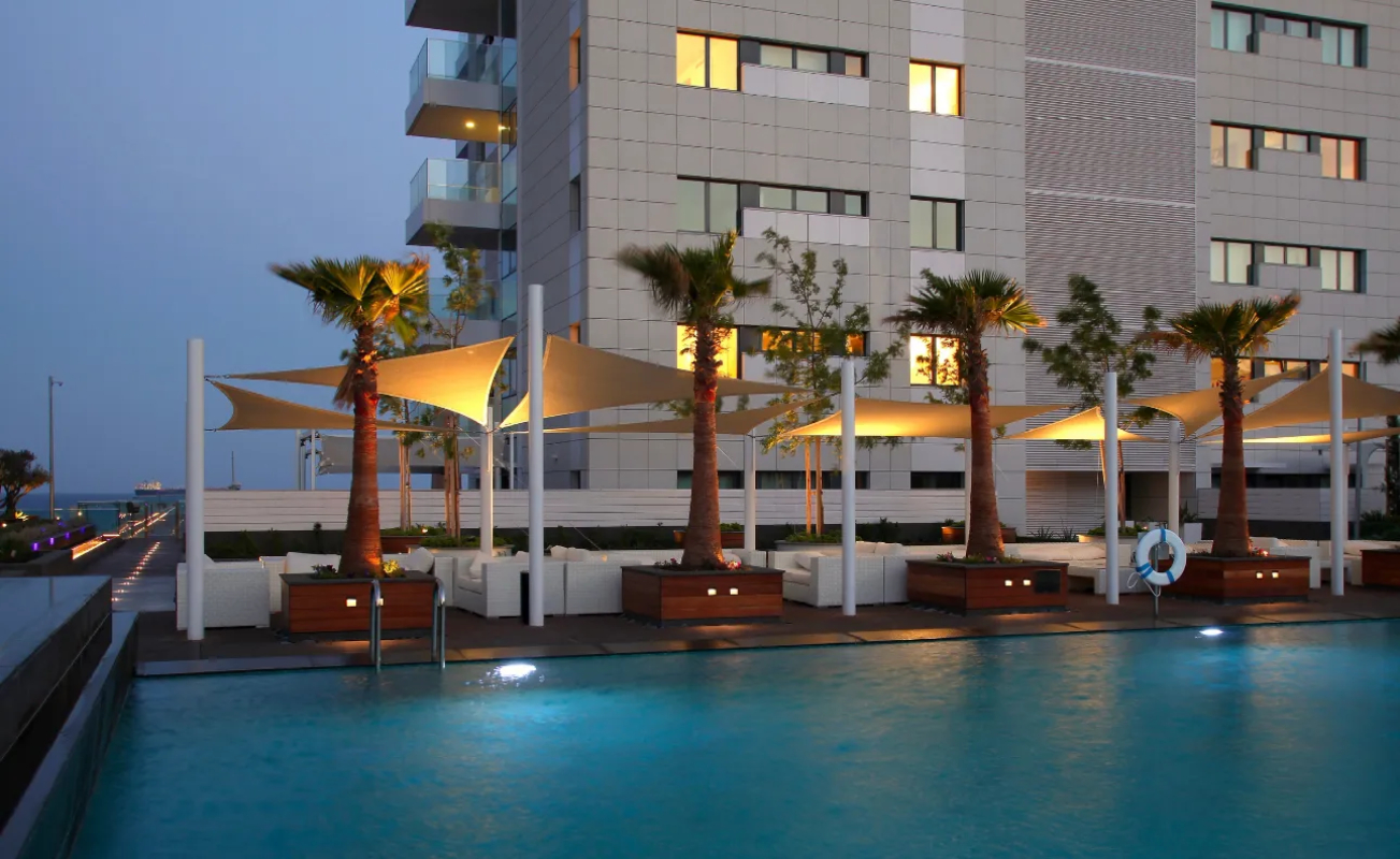 Olympic Residence Deluxe Apartments bazen.jpg