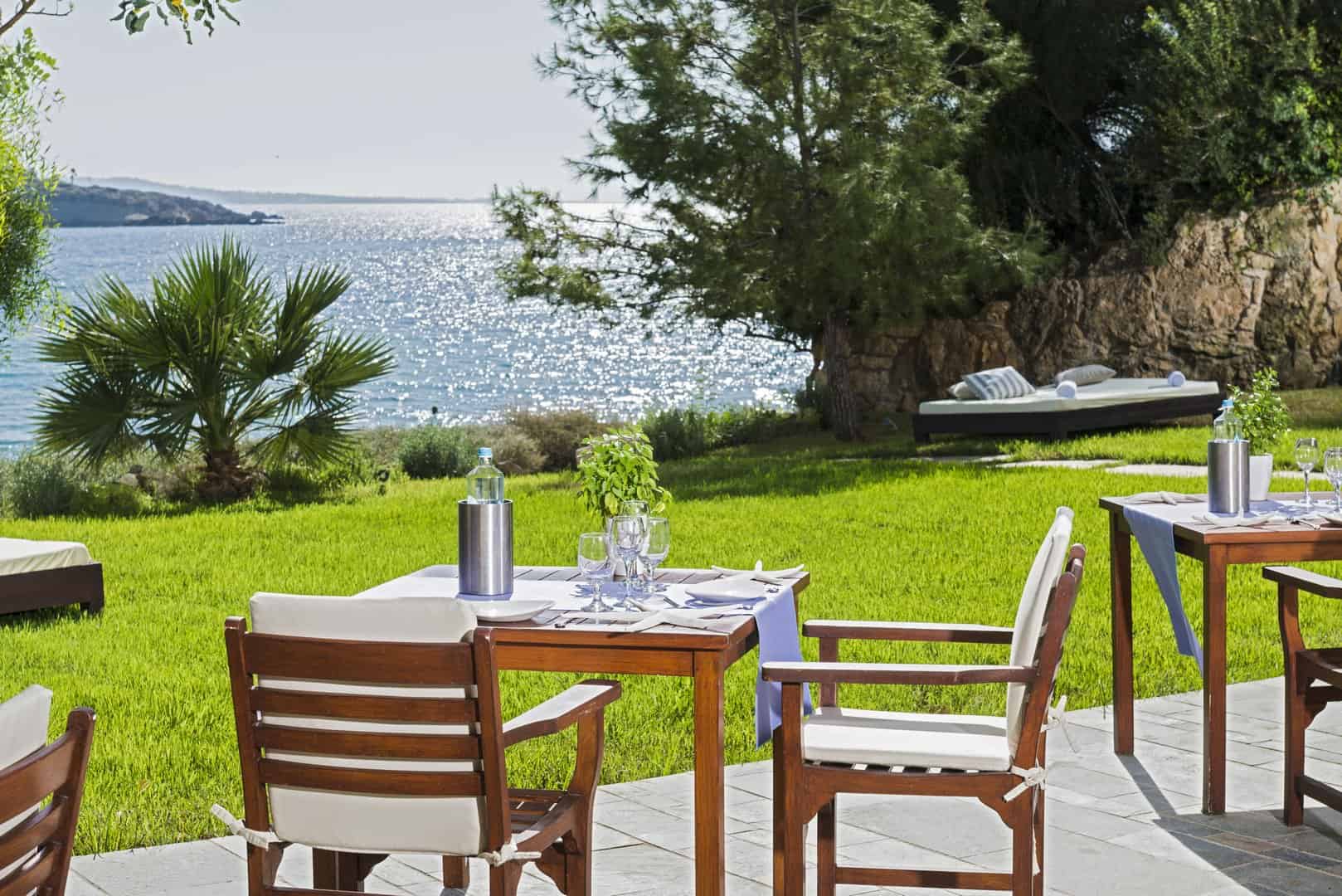 Thalassa hotel bar.jpg