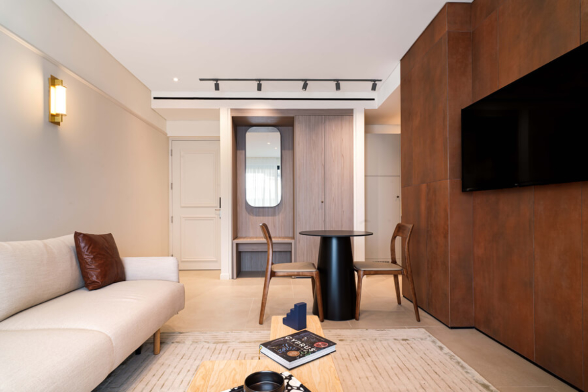 Liv Mackenzie Beach Suites dnevna soba.jpg