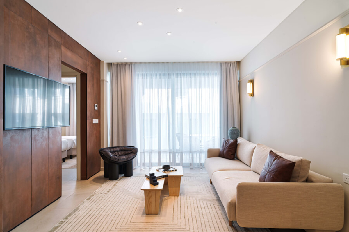 Liv Mackenzie Beach Suites izgled dnevne sobe.jpg