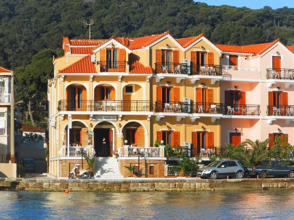 Aggelos Hotel Kefalonia-Hotel spolja.jpg