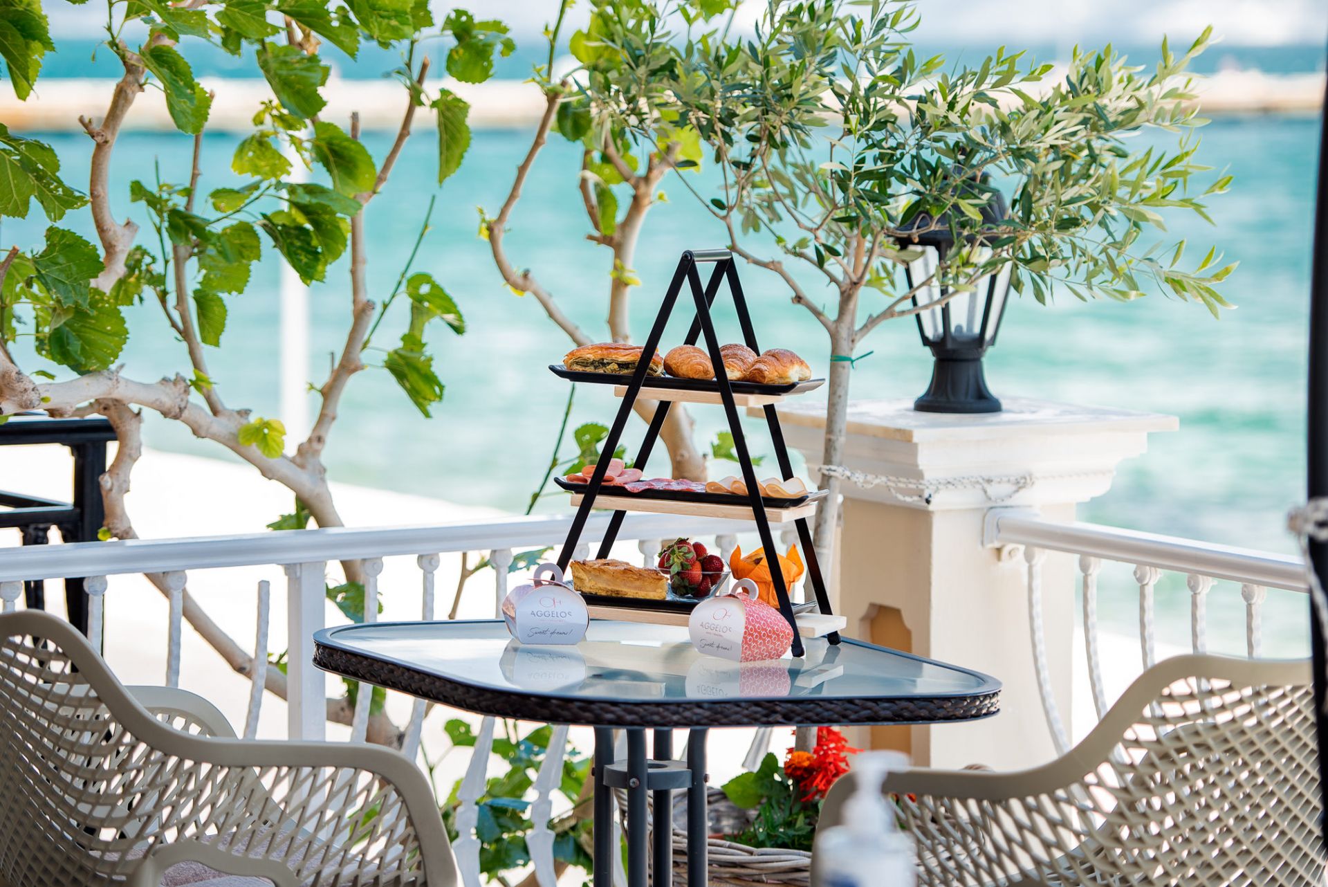 Aggelos Hotel Kefalonia-Terasa.jpg
