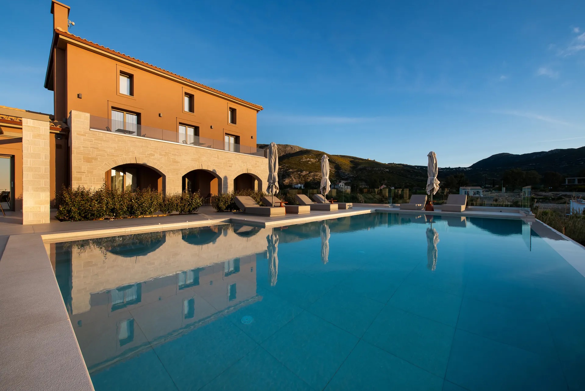 reveli Suites Kefalonia-Bazen.jpg