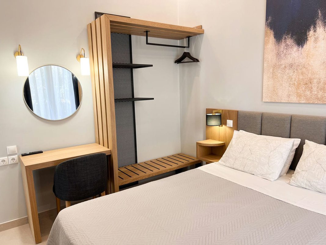 Captain's Seafront Apartments soba.jpg