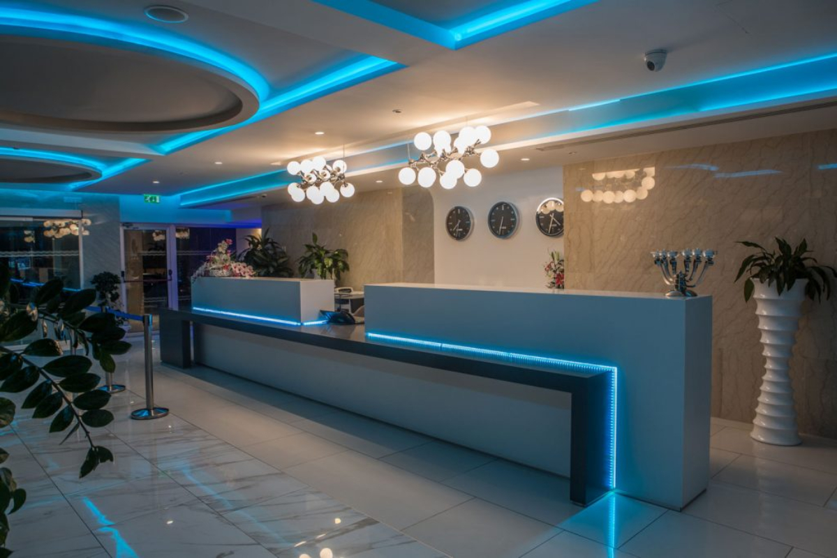 Vassos Nissi Plage hotel recepcija.jpg