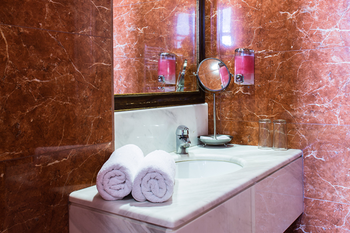 Kyveli Suites kupatilo.jpg