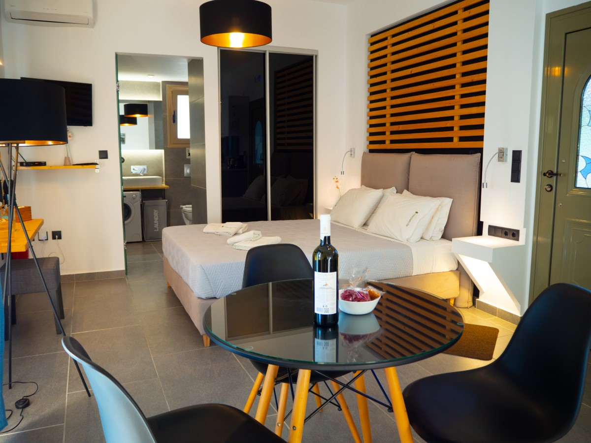 Cypress Garden Villas soba.jpg