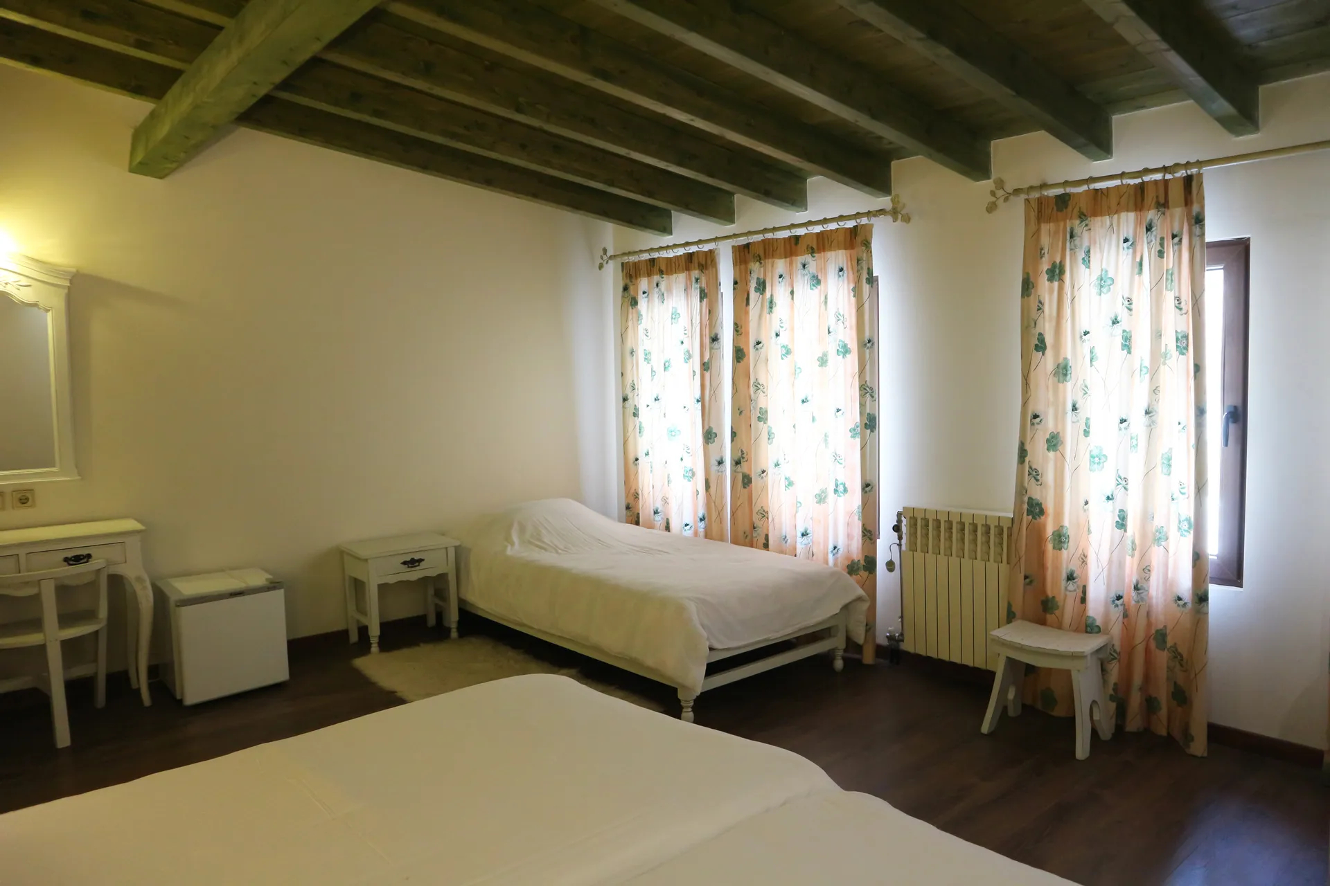 Manthos Mountain Resort & Spa trokrevetna soba.jpg