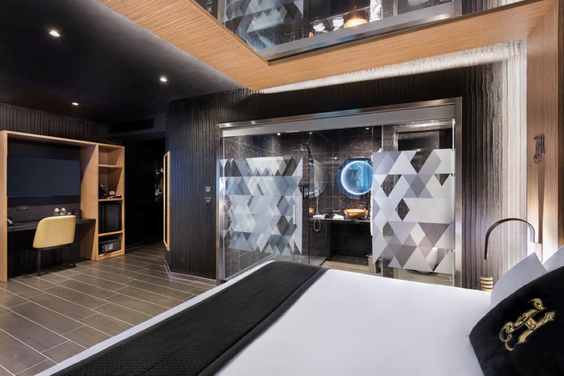 H Hotel-Luxury suite djakuzi.jpg