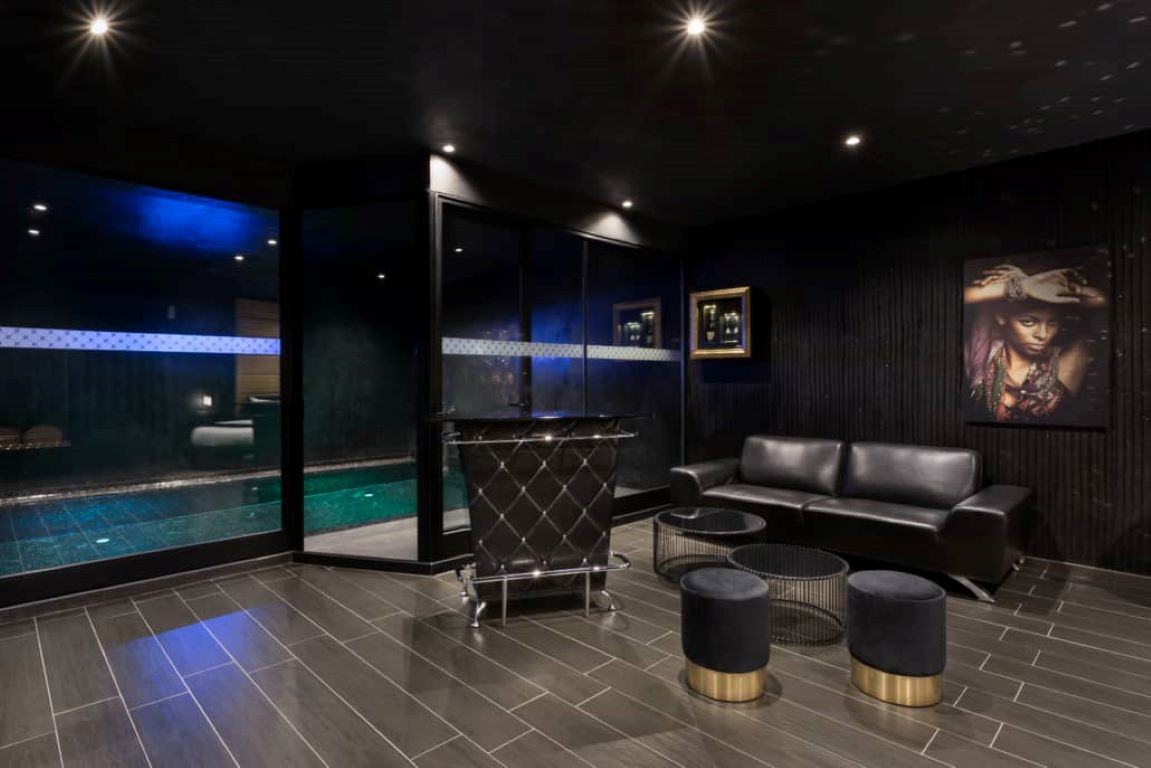 H Hotel-Signature pool suite.jpg