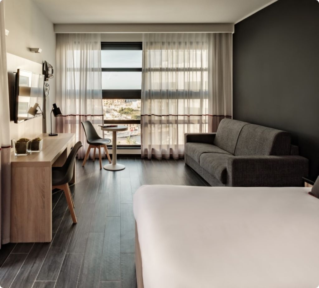 be. Hotel-Terrace suite.jpg