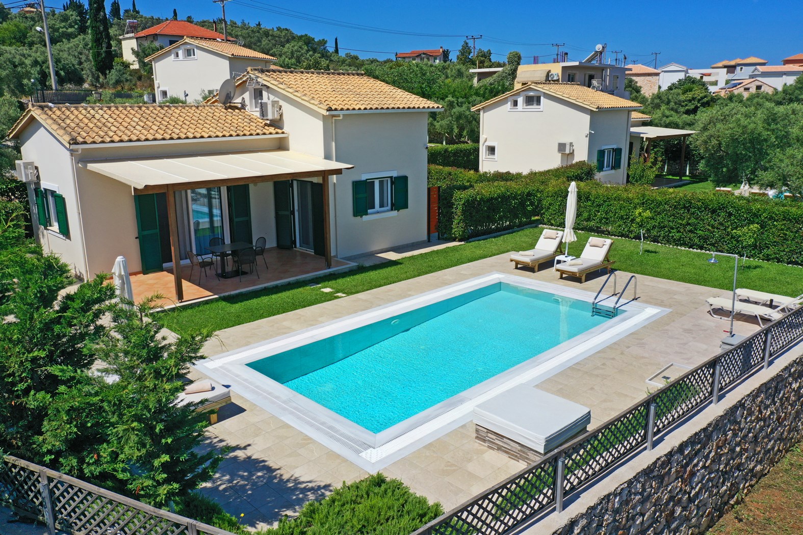 Lefkogea Villas & Apartments vila sa bazenom 1.jpg