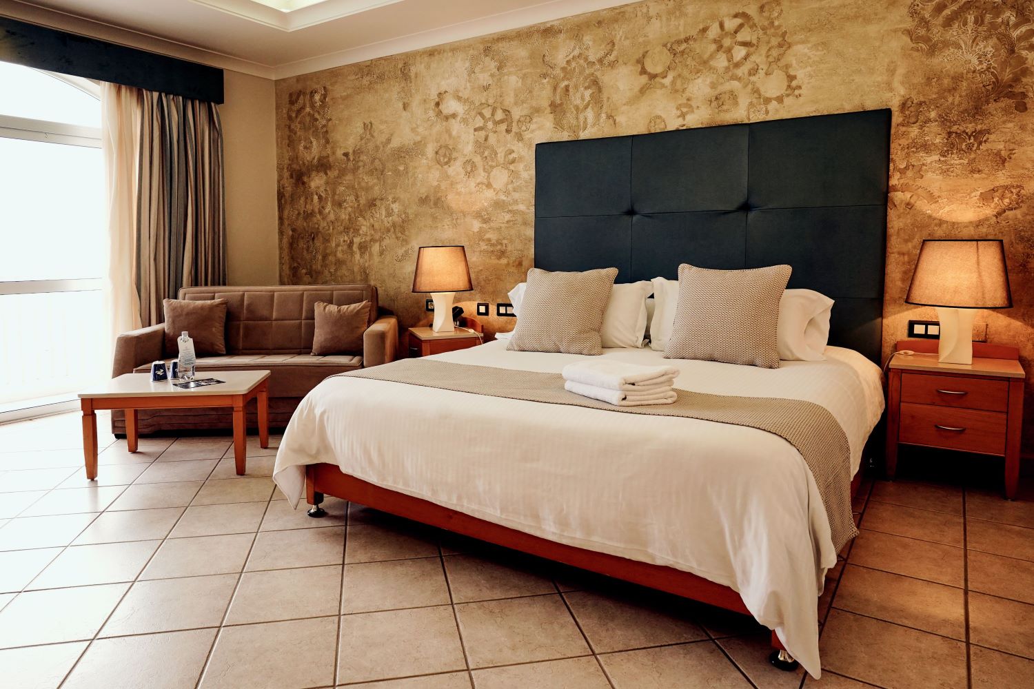 Paradise Bay Resort-Junior suite.jpg