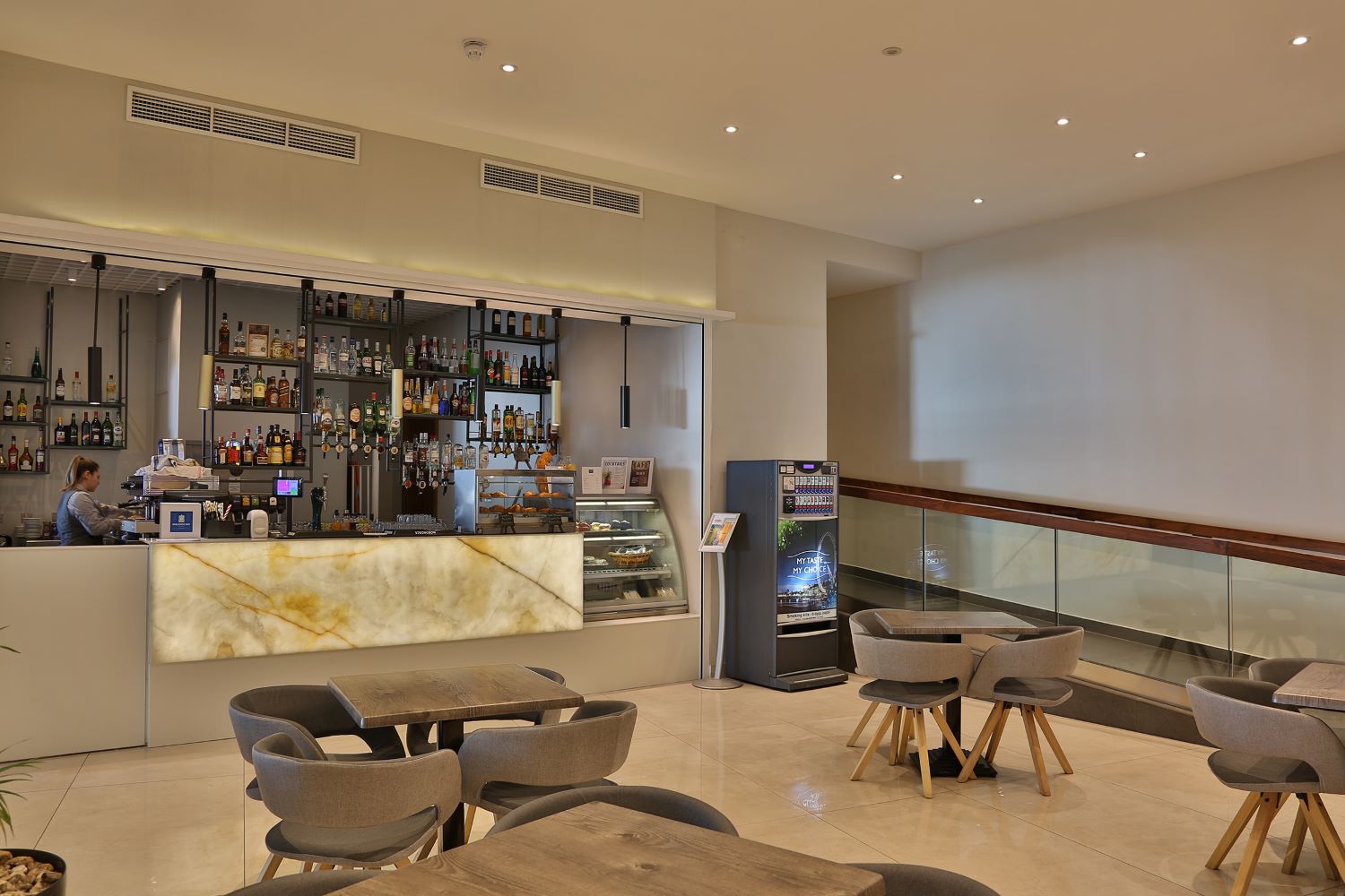 Paradise Bay Resort-Koktel bar.jpg