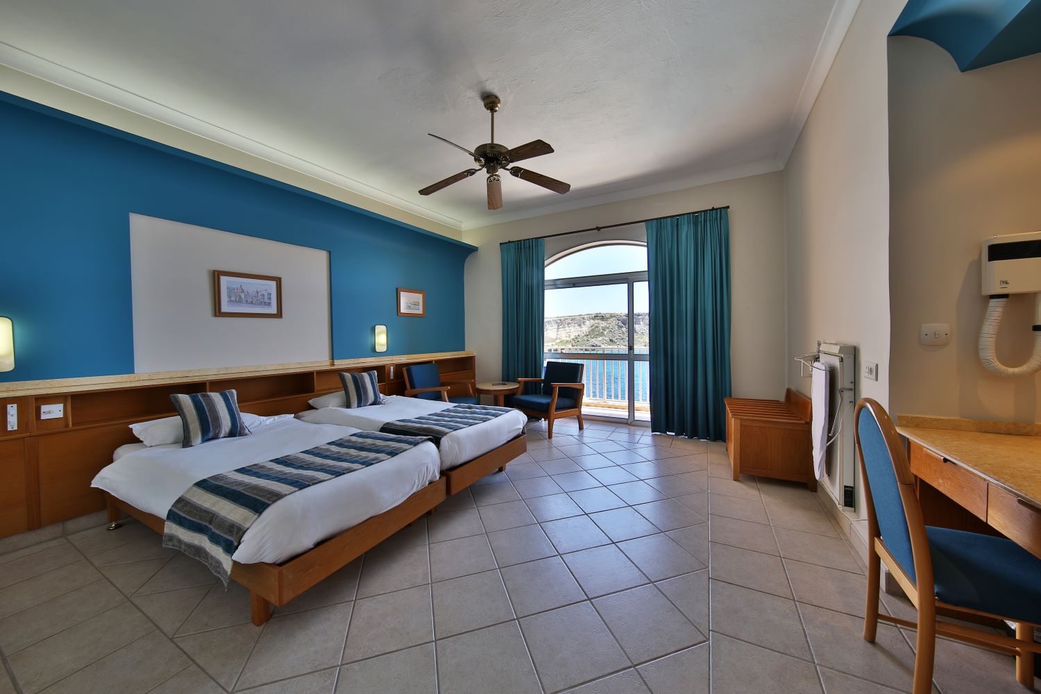 Paradise Bay Resort-Standardna soba pogled zaliv.jpg