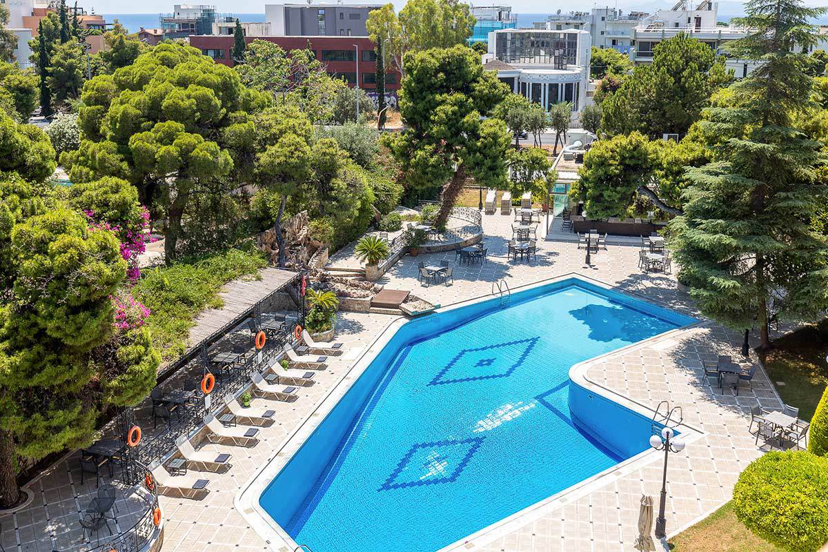 Hotel Oasis bazen.jpg