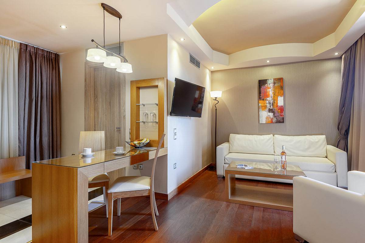 Hotel Oasis junior djakuzi suite 1.jpg
