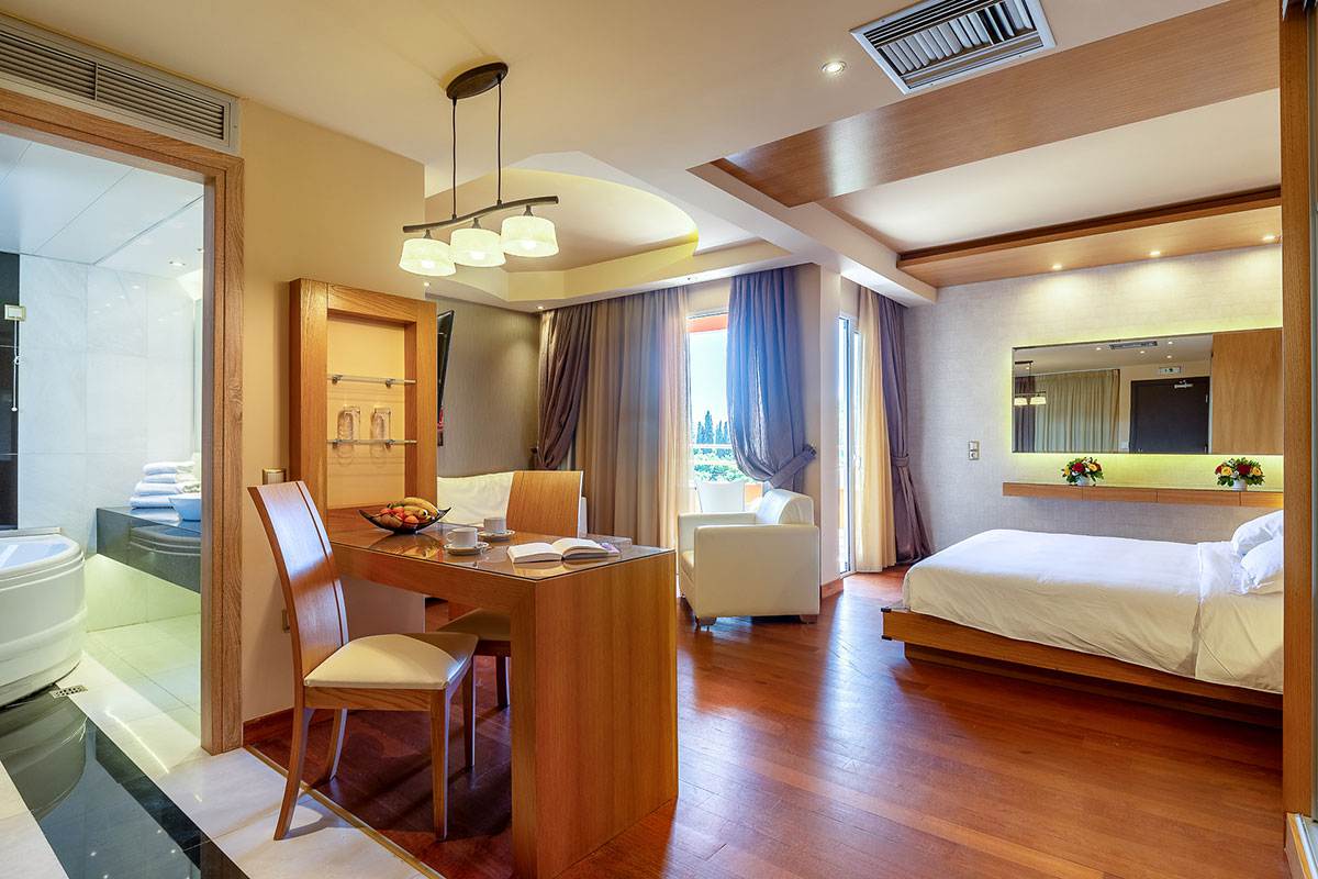 Hotel Oasis junior djakuzi suite.jpg