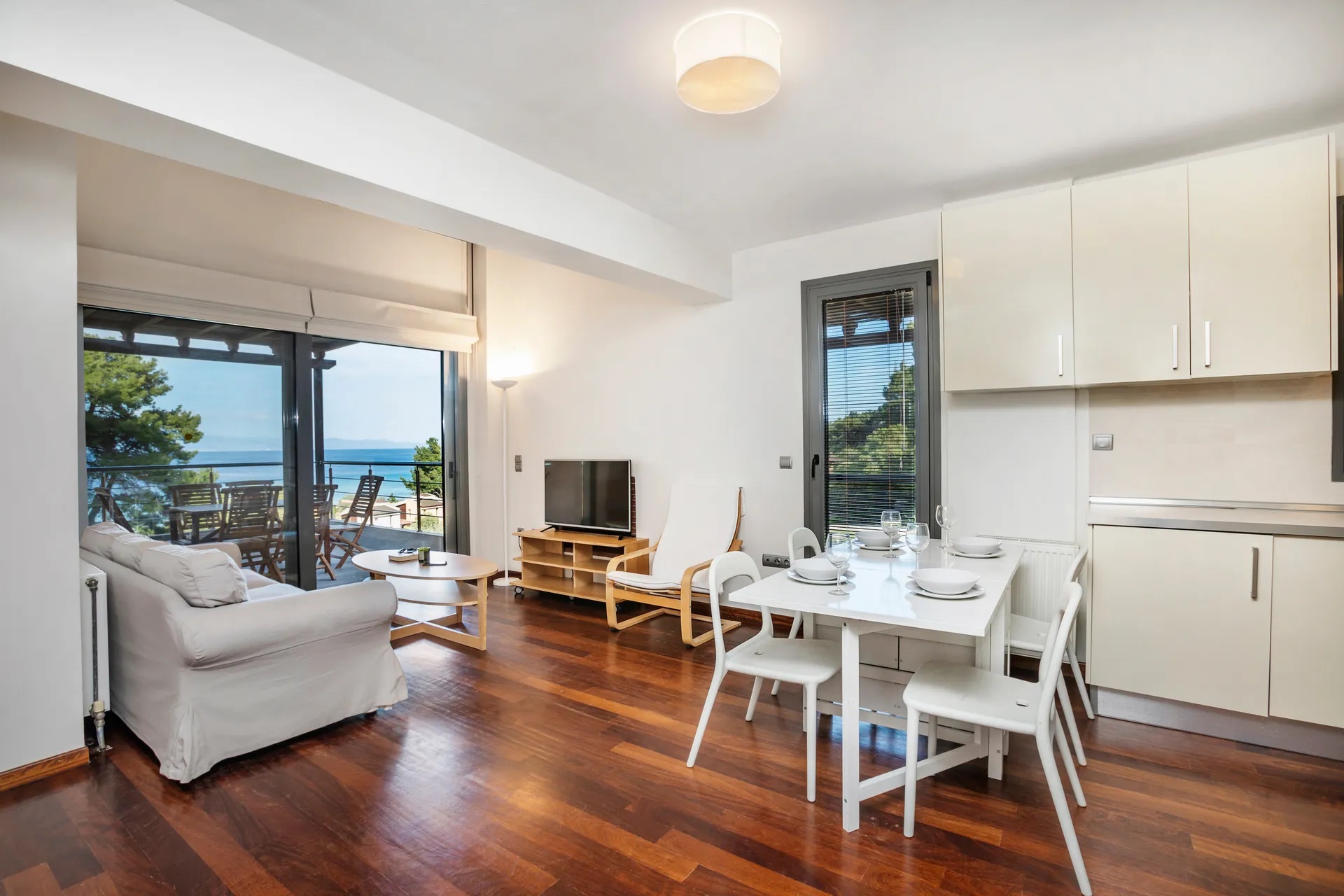 Beyond Residence-Trosobna vila dnevna soba.jpg