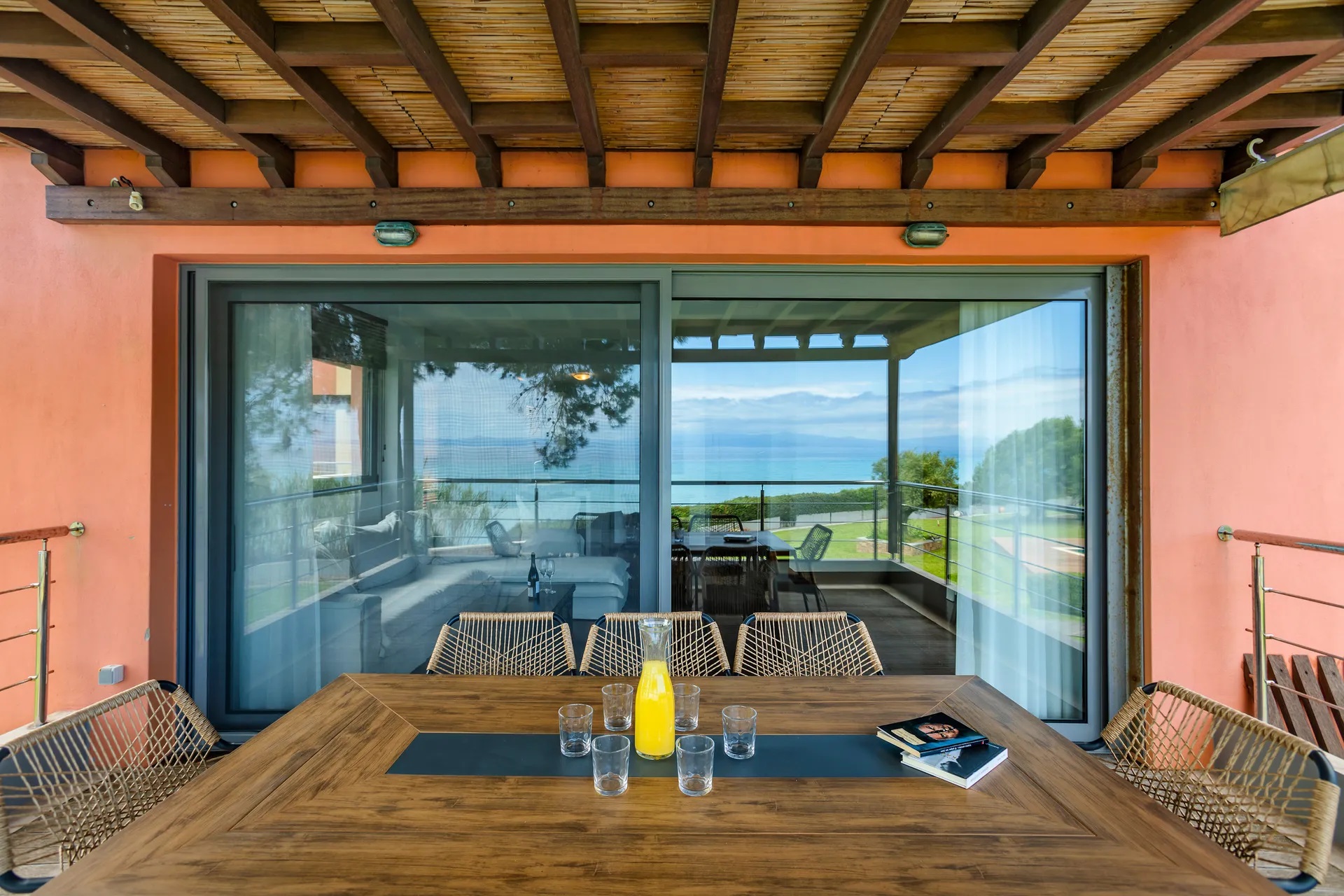 Beyond Residence-Villa Beach front terasa.jpg